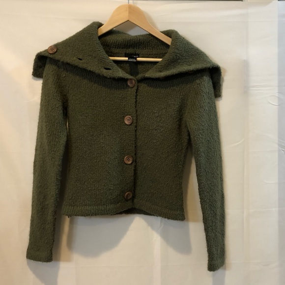 KENZIE green button front sweater - Picture 2 of 7